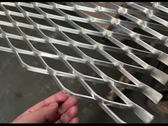 Гальванизированная расширенная ячеистая сеть металла с отверстием 25 * 50mm диаманта 1,2 * 2.4m