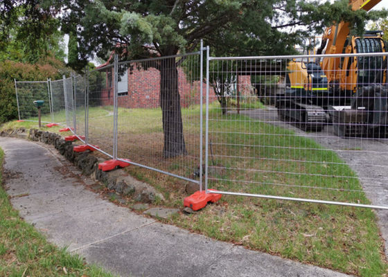 Канада Временный панельный забор Портативный забор 2.1*2.4м Для спорта / концертов