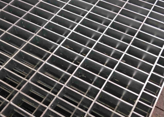 Горячая оцинкованная стальная решетка для проезжей части для тяжелого грузового строительства