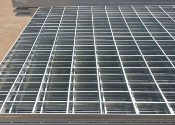 Противоскользящие перфорированные решетки для пешеходных дорожек