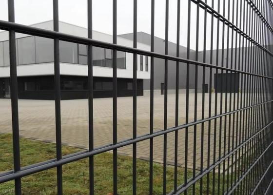 Современный дизайн ПВХ железный двойной петли круговой проволочной сетки забор 2 м дворовые ворота